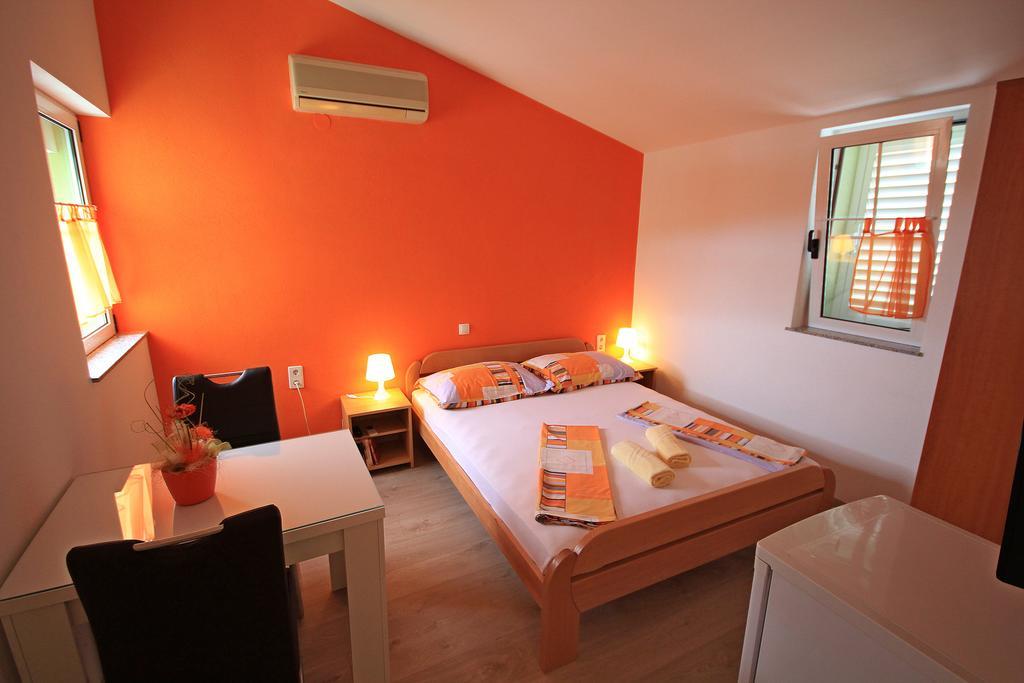 Apartment Vucic Makarska Exteriör bild